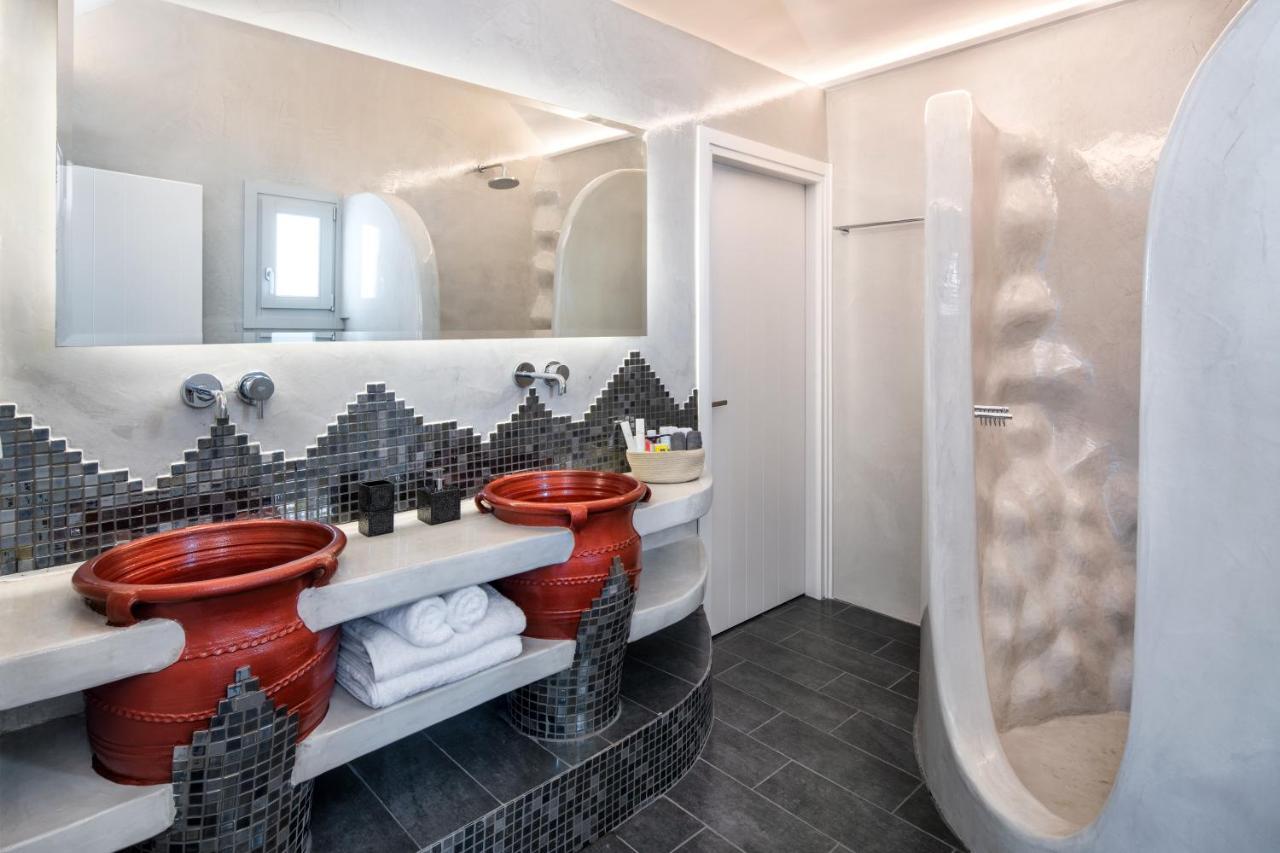 One-Bedroom Suite with Private Heated Pool & Sea View