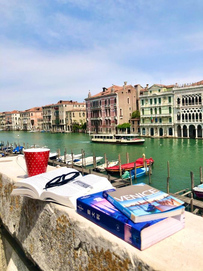 Apartamento de 3 Quartos com Vista do Canal