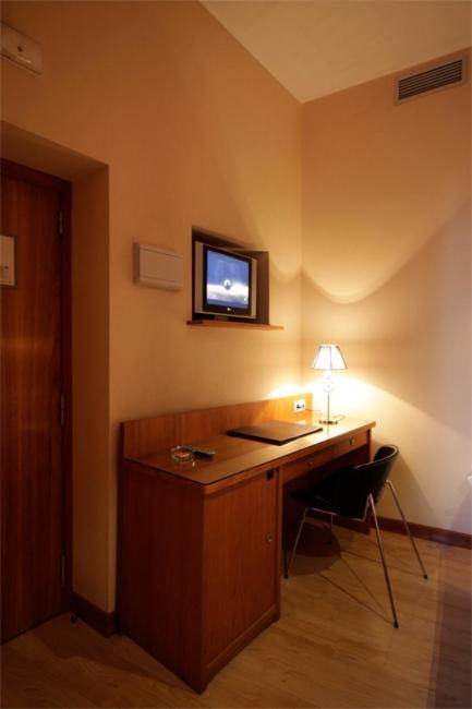 Single Room,917104774:JPEG