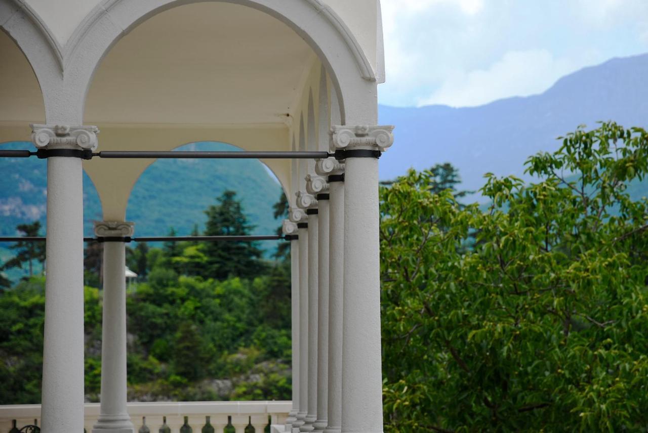 Quarto com Cama de Casal ou 2 de Solteiro e Vista da Montanha