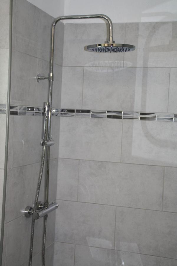Camera Singola con Bagno Privato