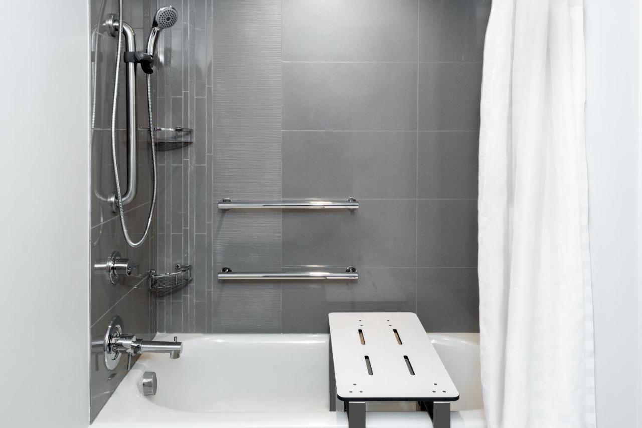 King Room with Accessible Tub,1040454445:JPEG