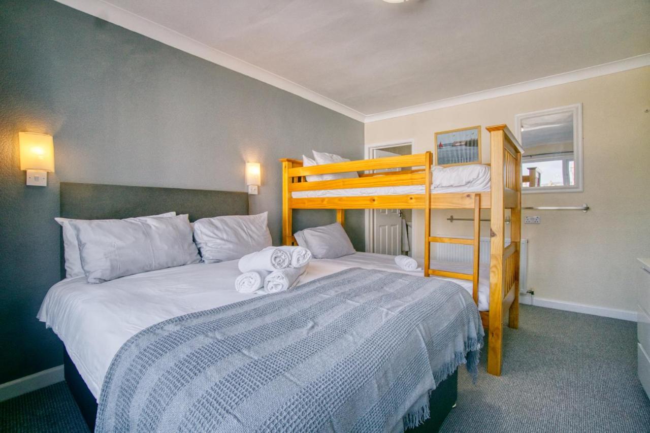 Second Floor Family En-Suite