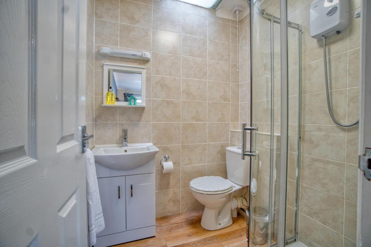Second Floor Family En-Suite