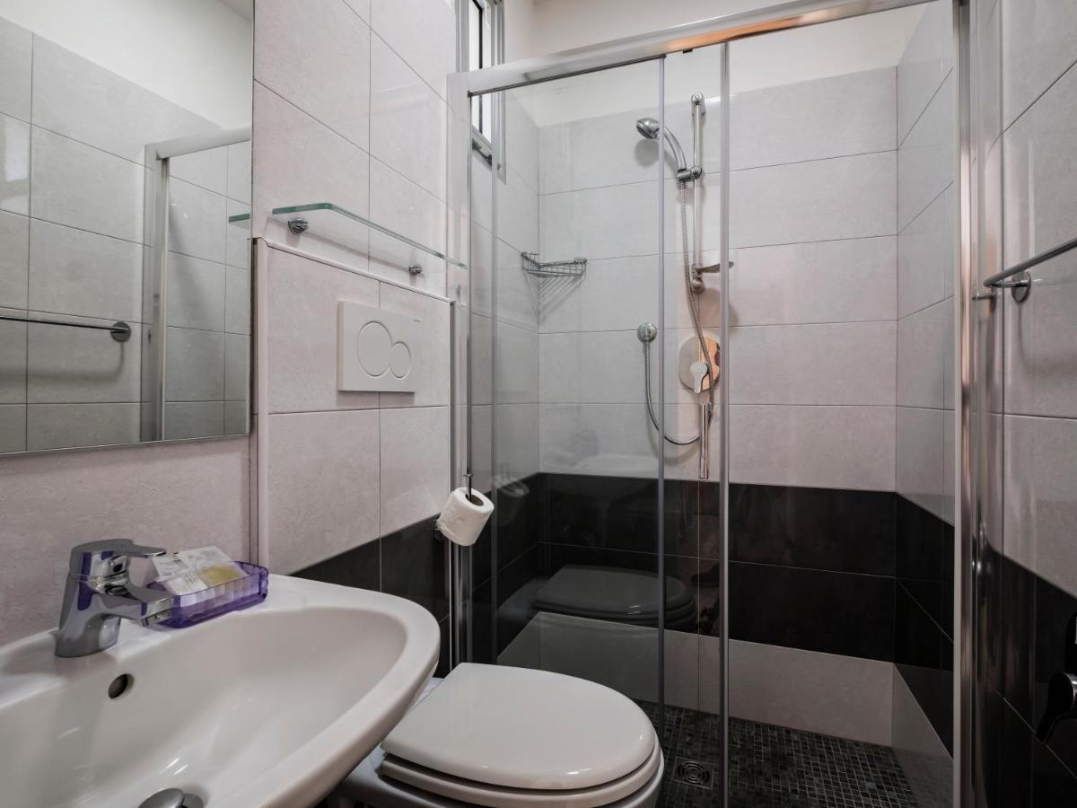 Superior Double or Twin Room,1094394663:JPEG