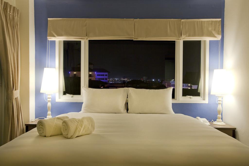 Deluxe Double or Twin Room with Balcony