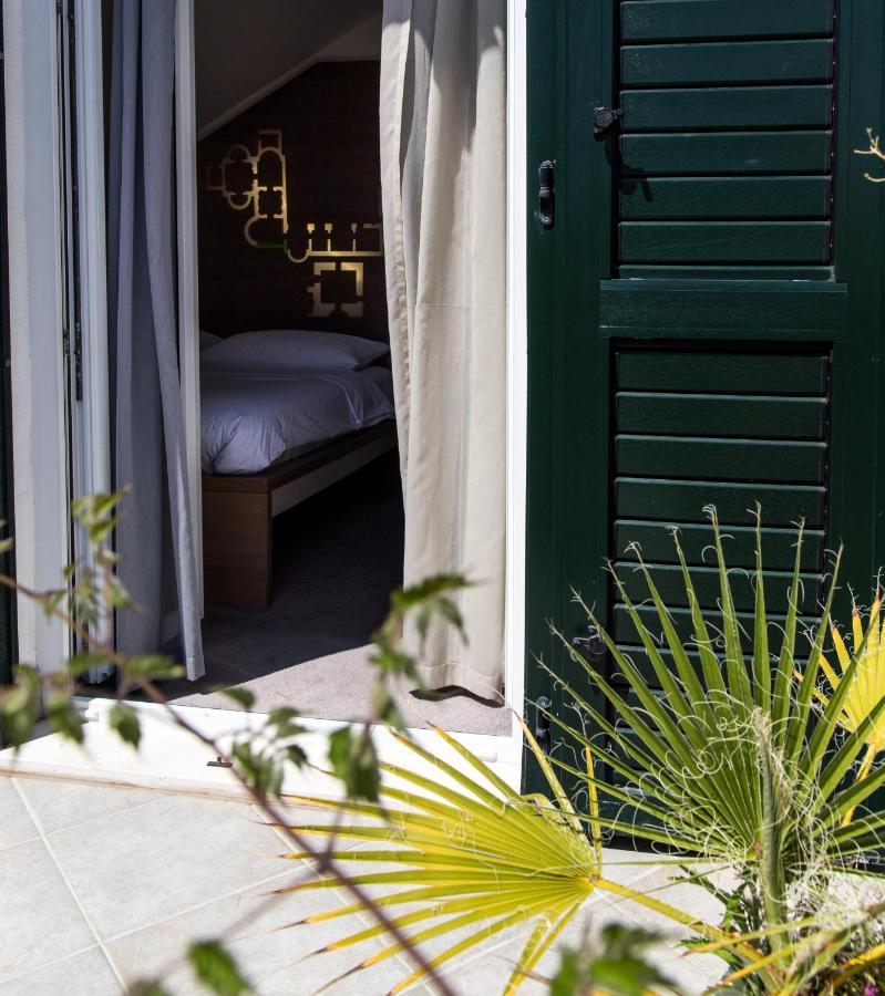 Quarto com Cama Queen-Size e Varanda