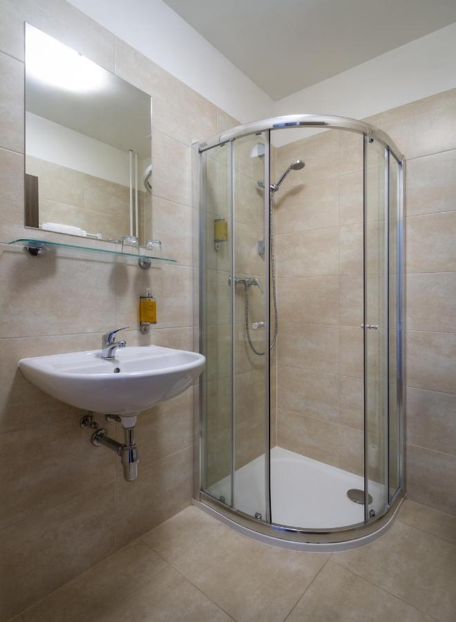Standard Triple Room,1202058187:JPEG