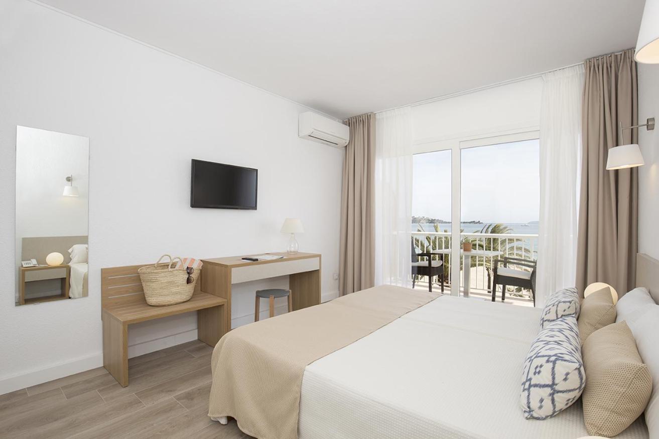 Double or Twin Room Sea View