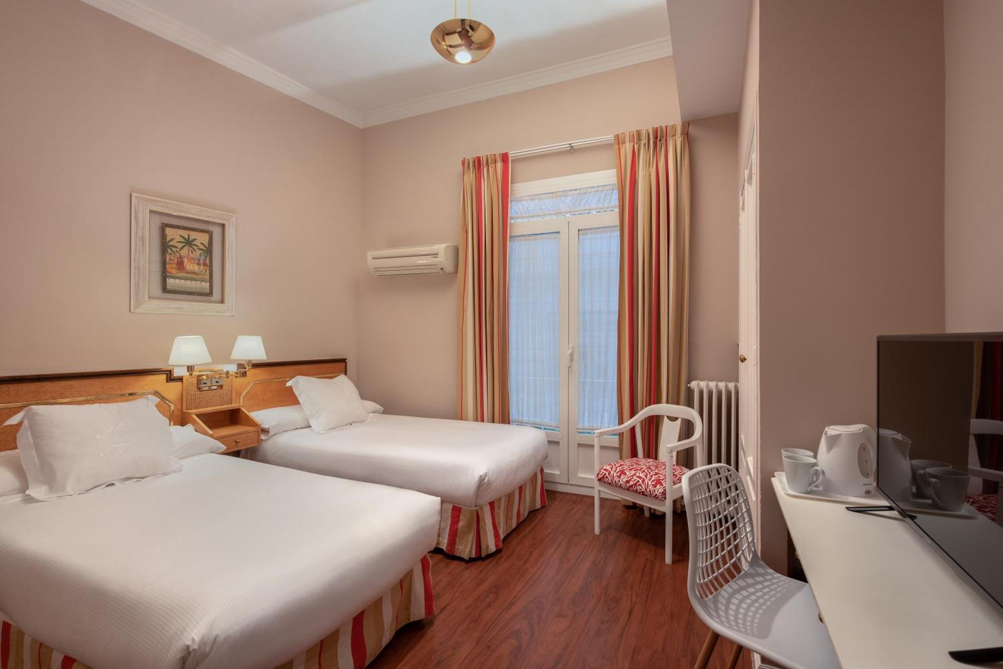 Twin Room,1207771933:JPEG
