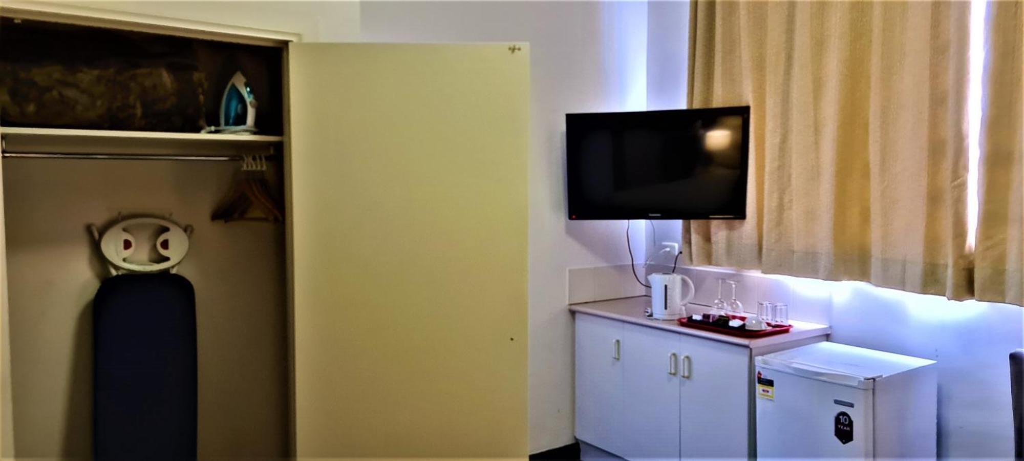 Budget Double Room,1219683604:JPEG