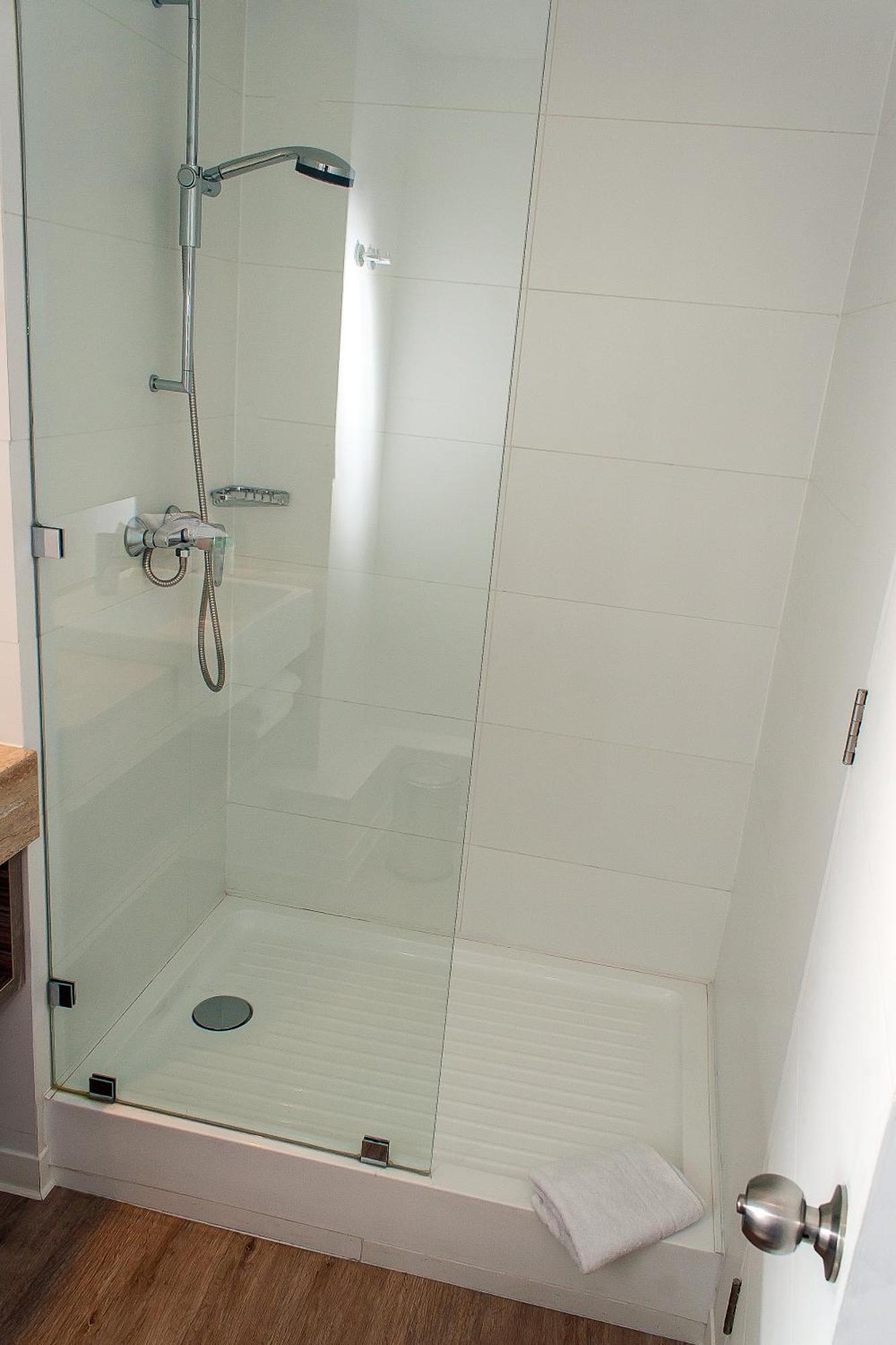 Small Single Room,1259956822:JPEG