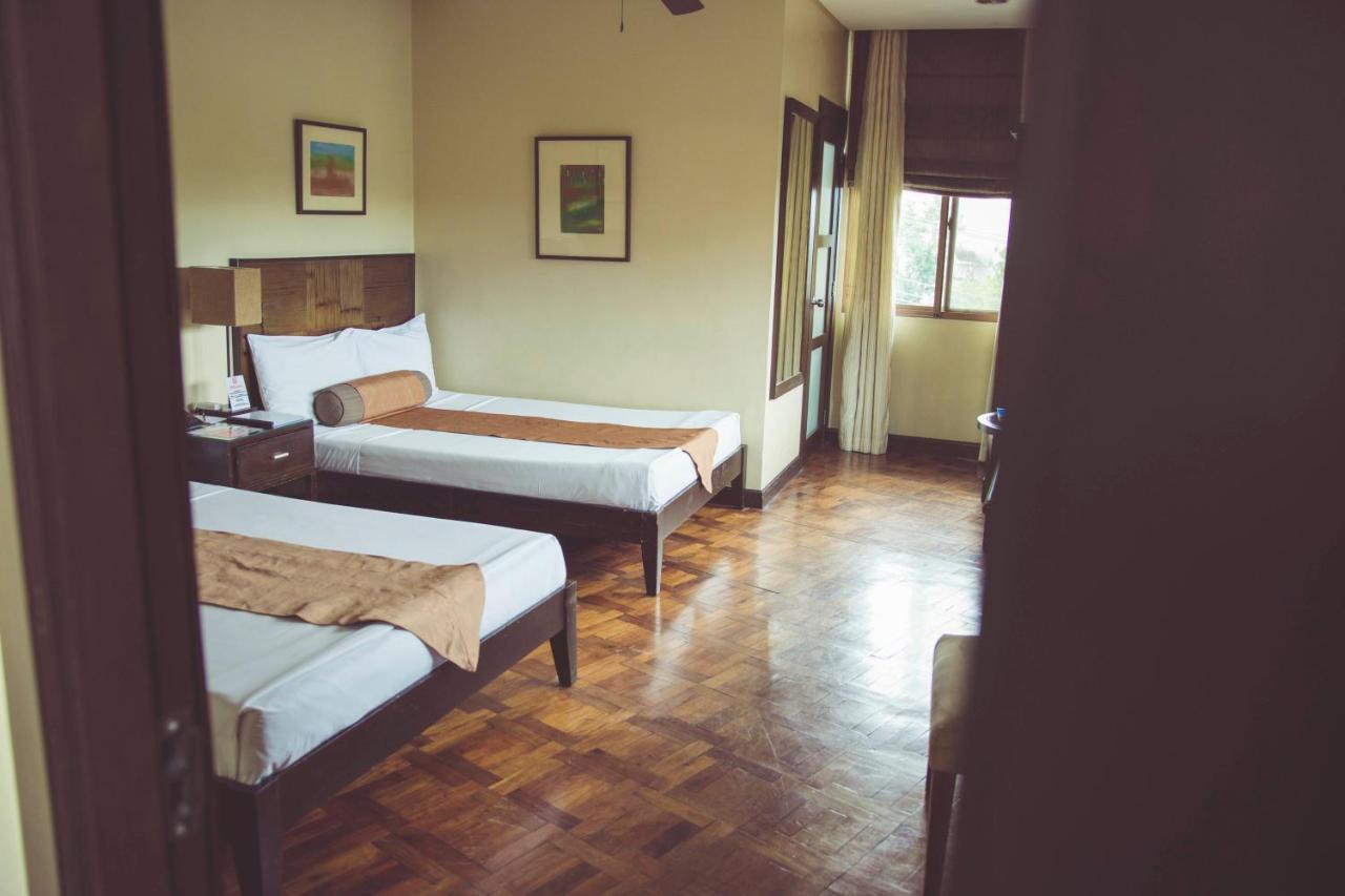 Deluxe Room with Air-conditioner