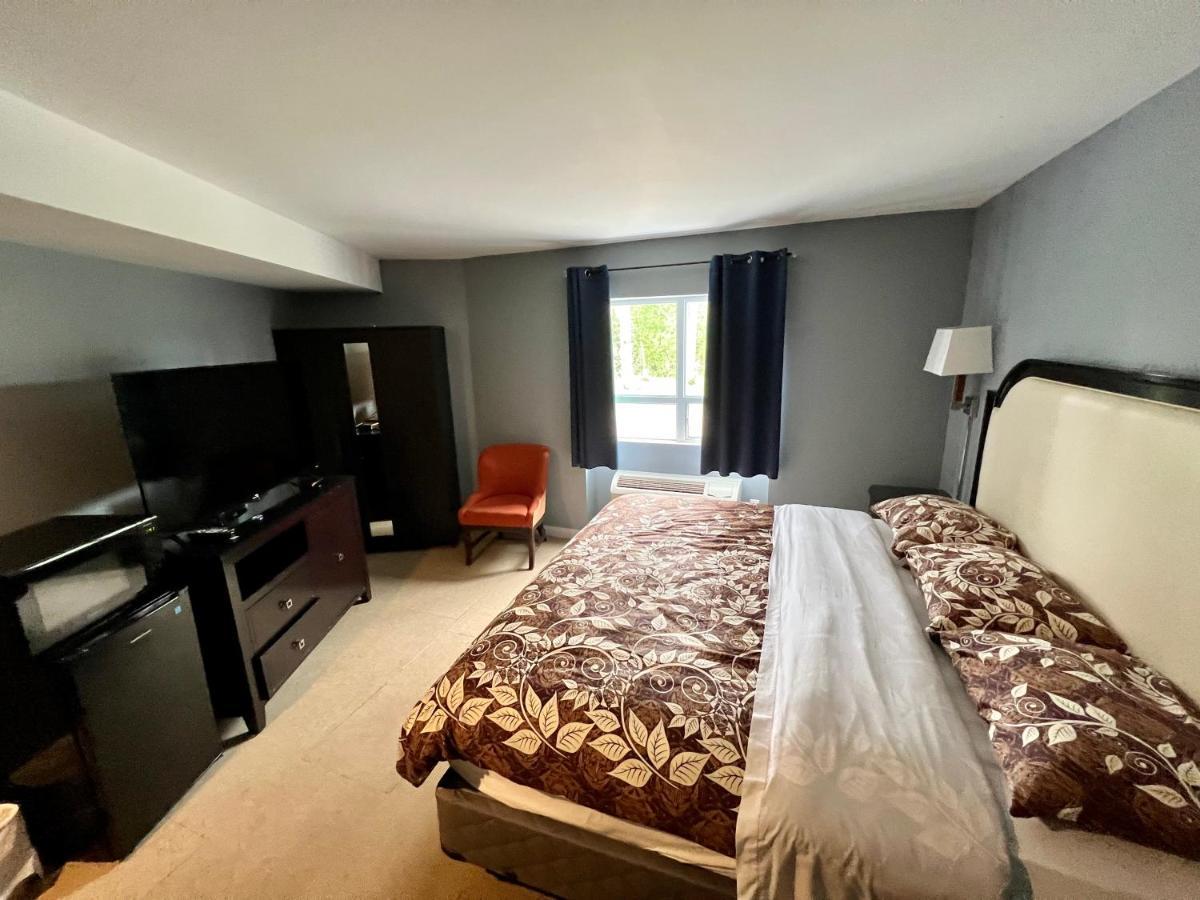 Deluxe King Suite,1247220751:JPEG