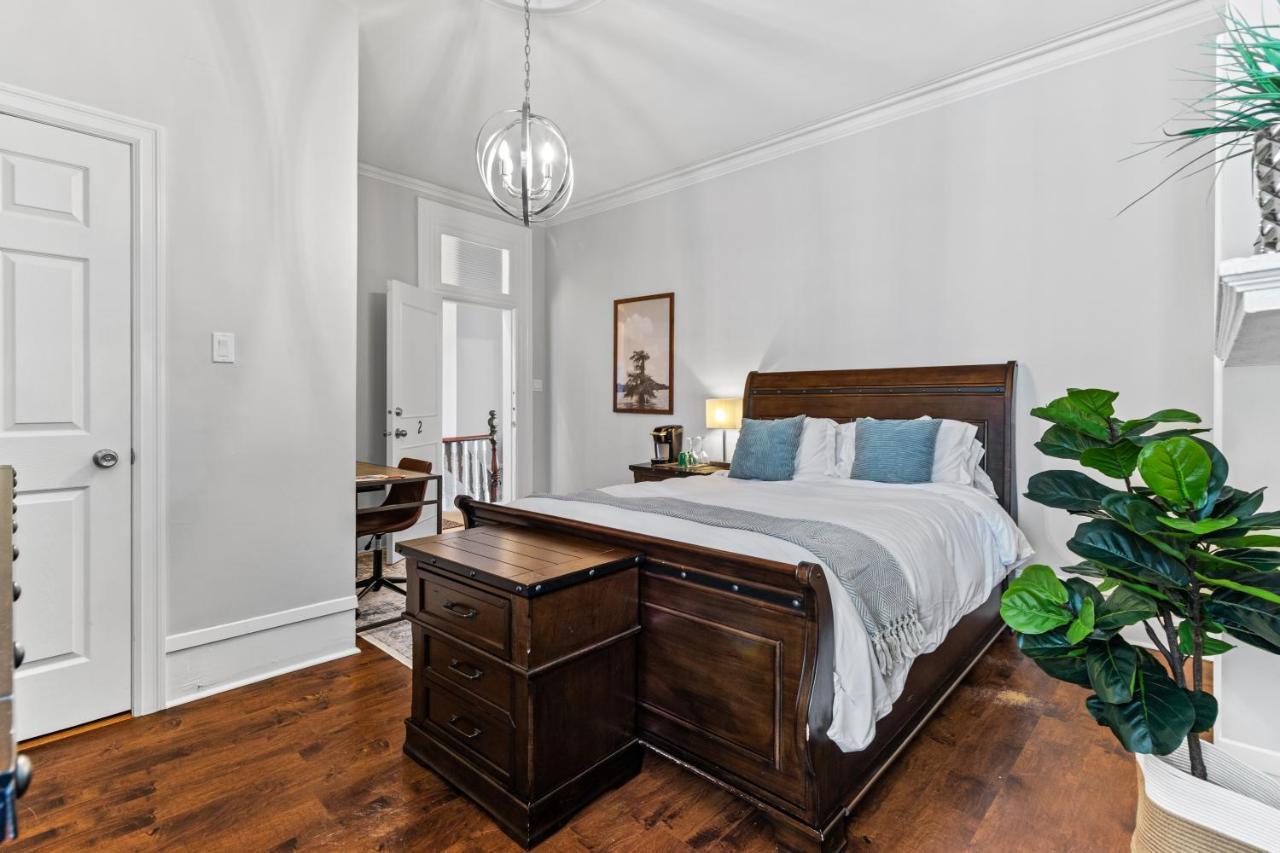 Queen Room,1252725706:JPEG