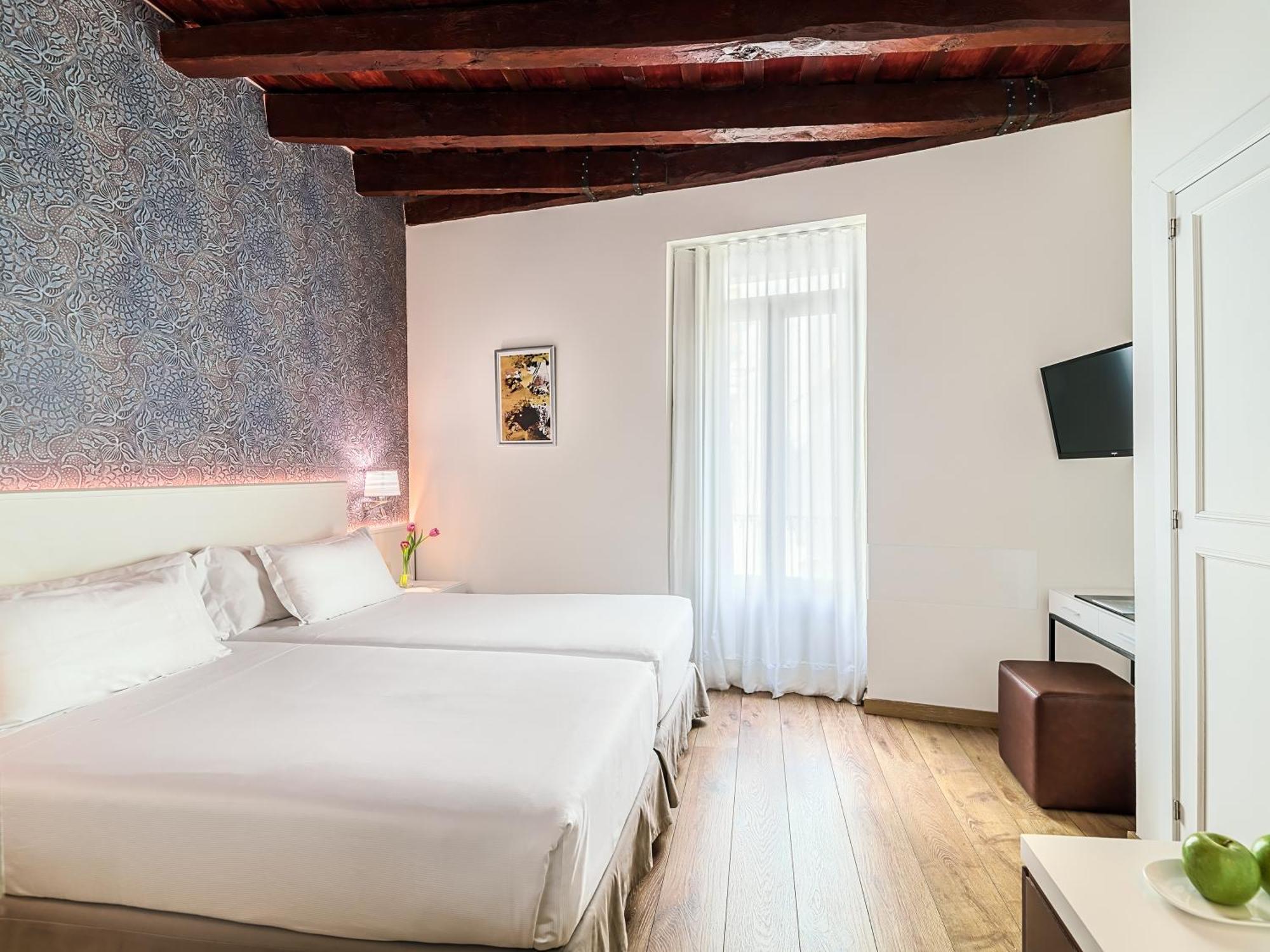 Classic Double or Twin Room Balcony