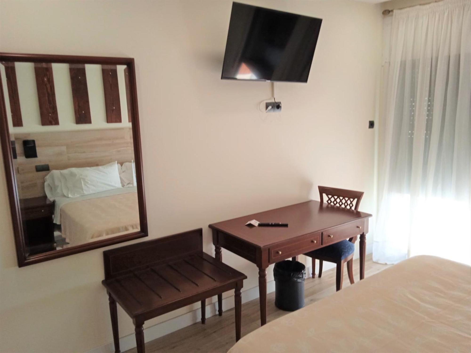 Double with Terrace - 1 Bed,1278065194:JPEG