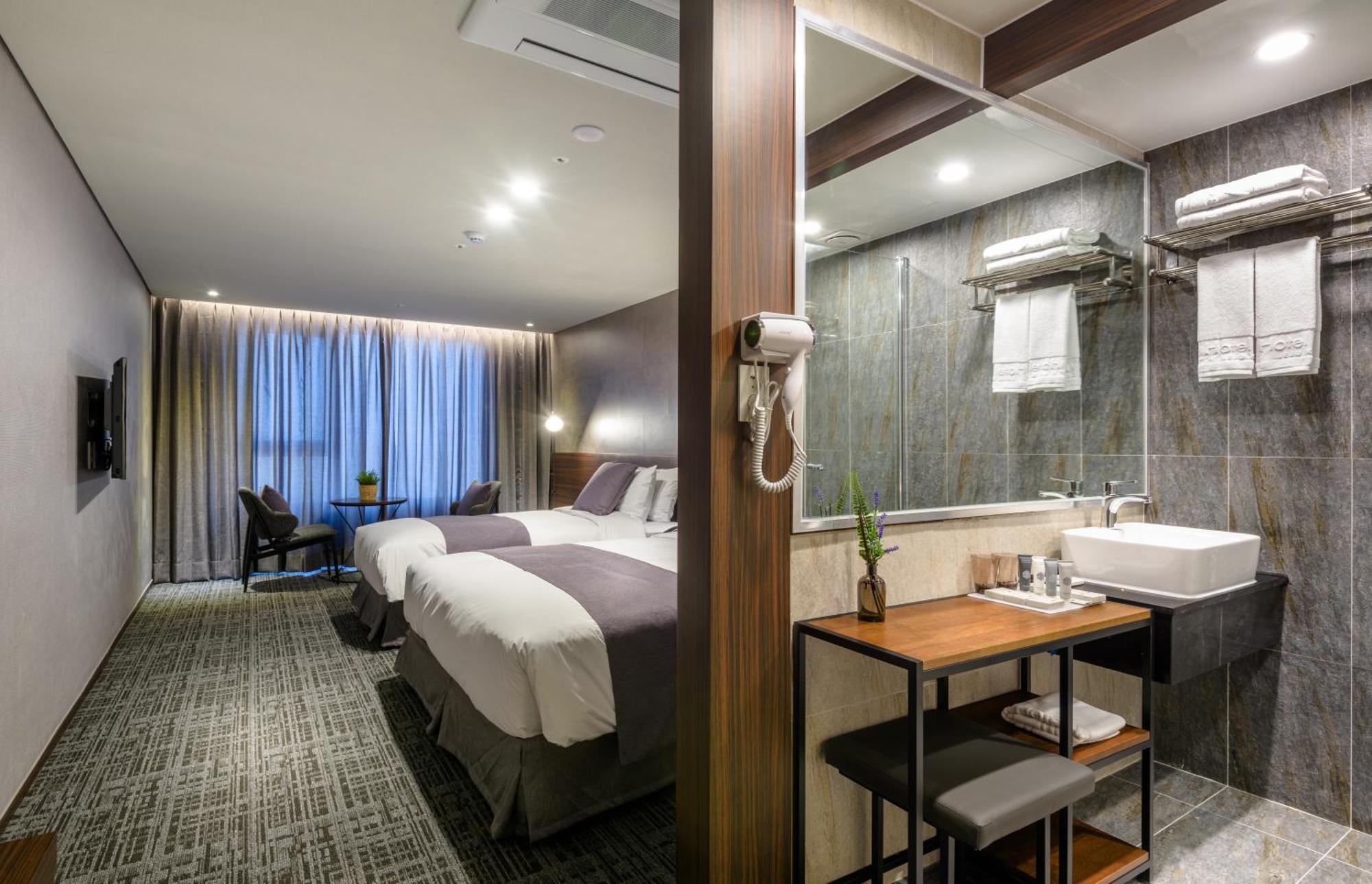 Premier Twin Room