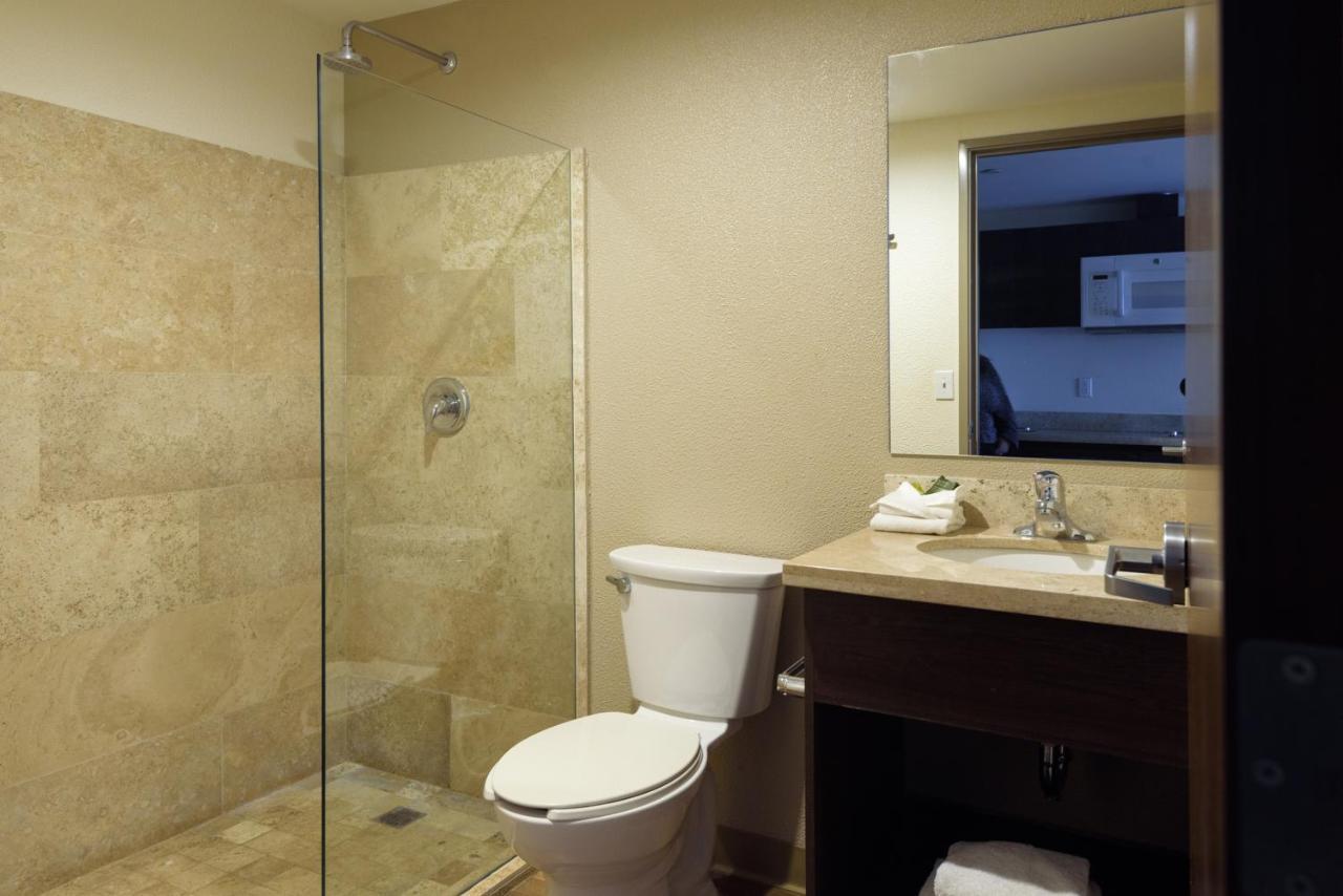 Standard Double Suite