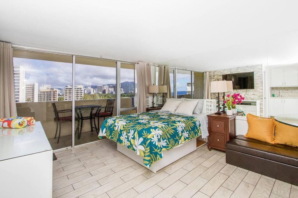 Kamer met Queensize Bed en Uitzicht op Zee