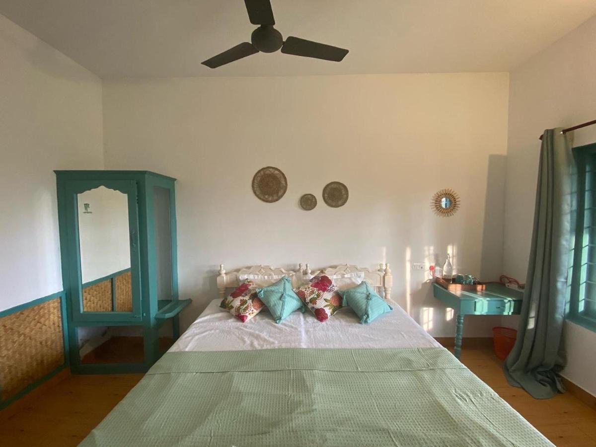 Double or Twin Room with Partial Sea View