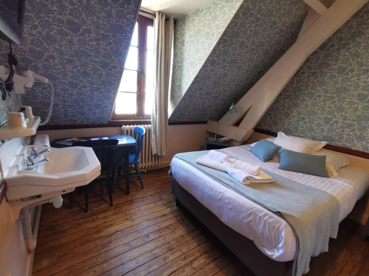 Tweepersoonskamer met Gedeelde Badkamer