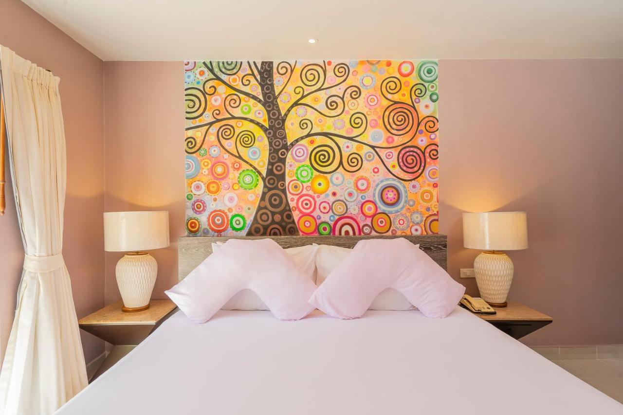 Double Room with Pool View,1349925280:JPEG