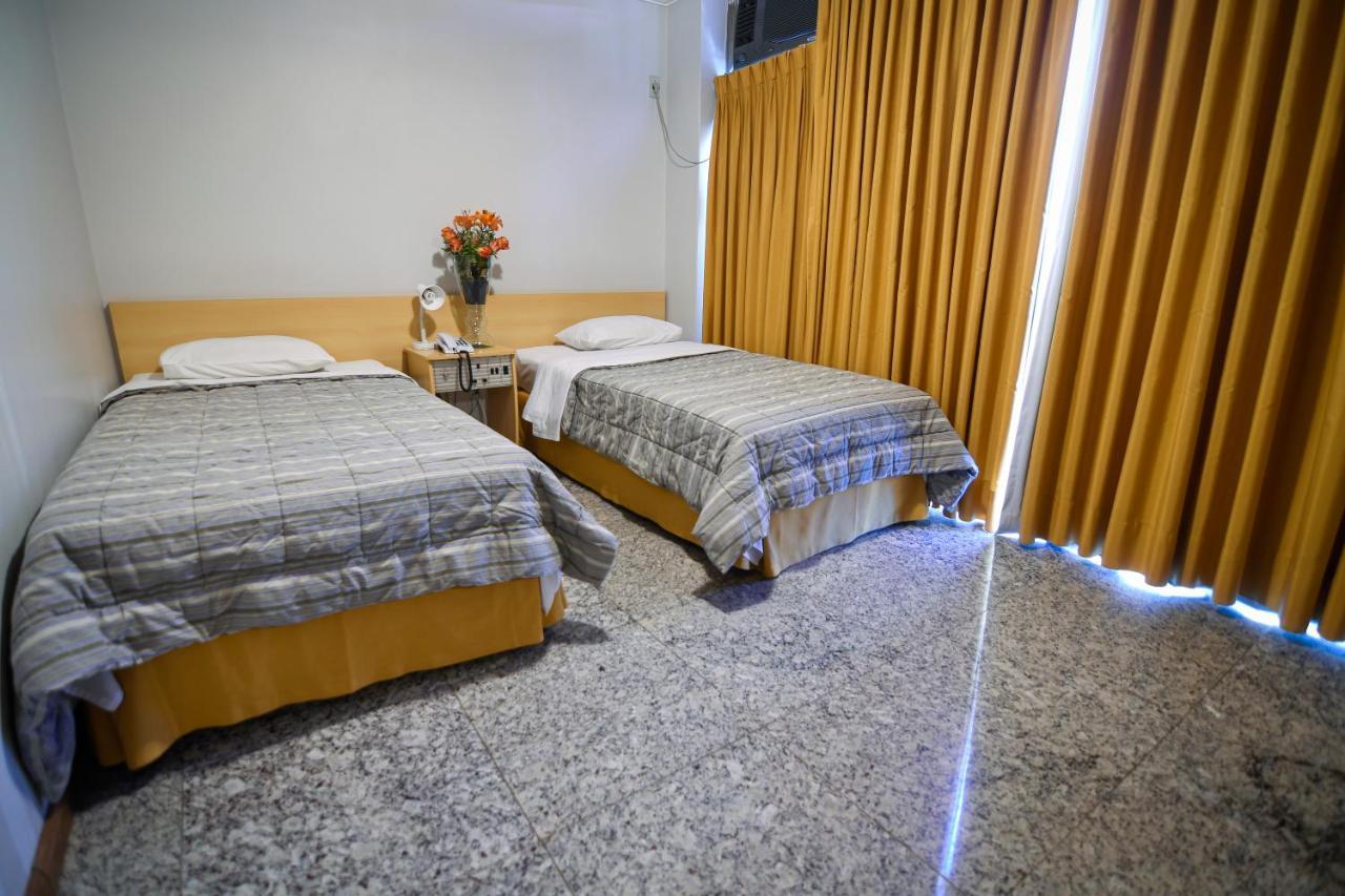 Tweepersoonskamer met 2 Aparte Bedden