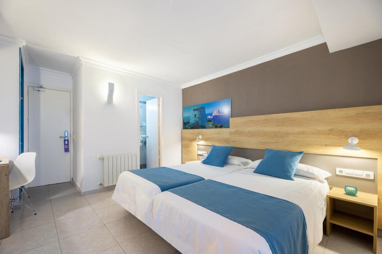 Twin Room,1363517576:JPEG