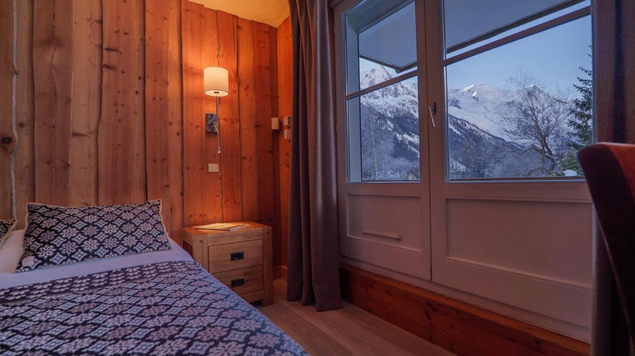 Family Room with Mountain View