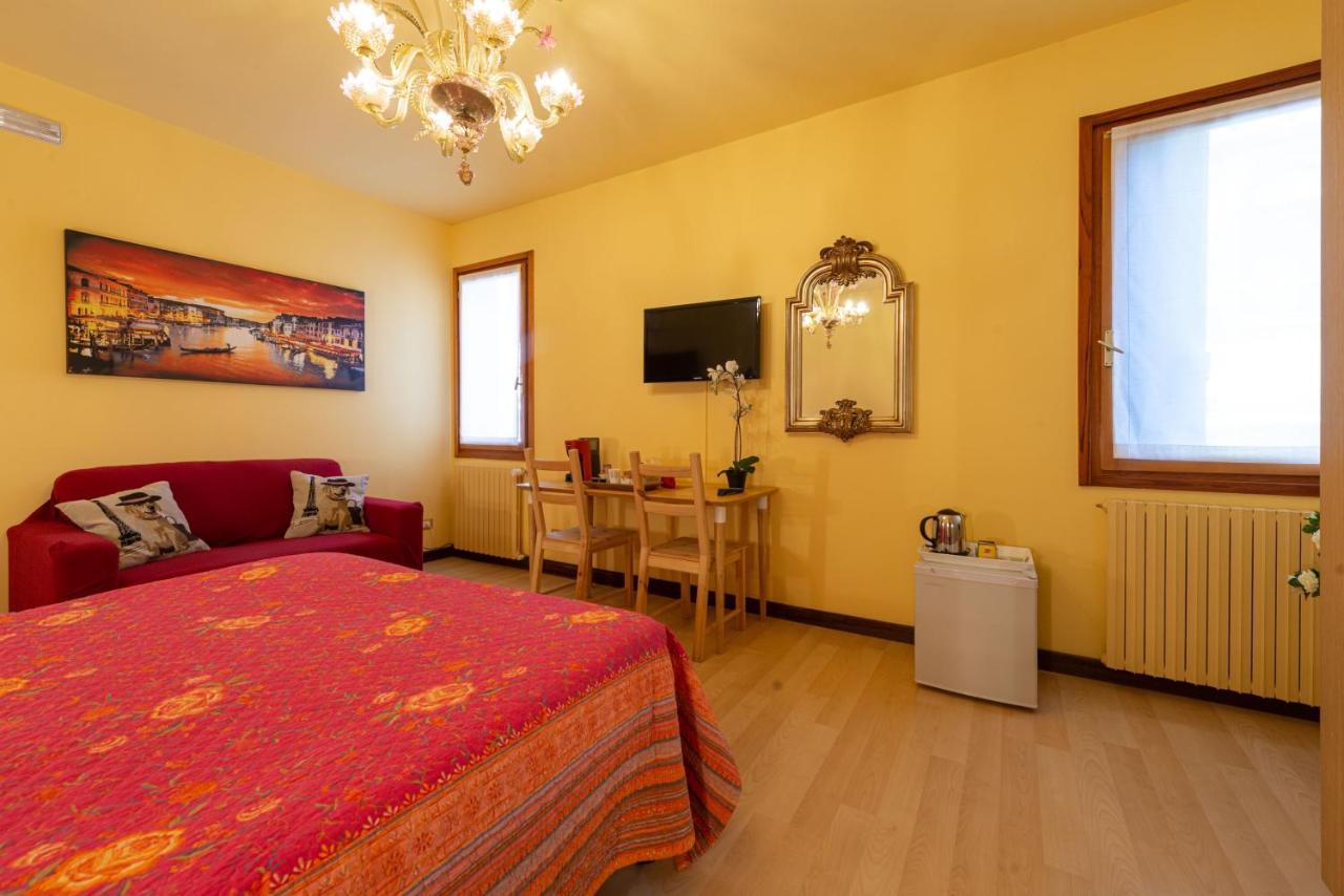 Deluxe Double Room with Private External Bathroom and Terrace,1367639933:JPEG