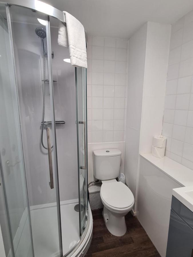 Double Room Private External Bathroom,1372714421:JPEG