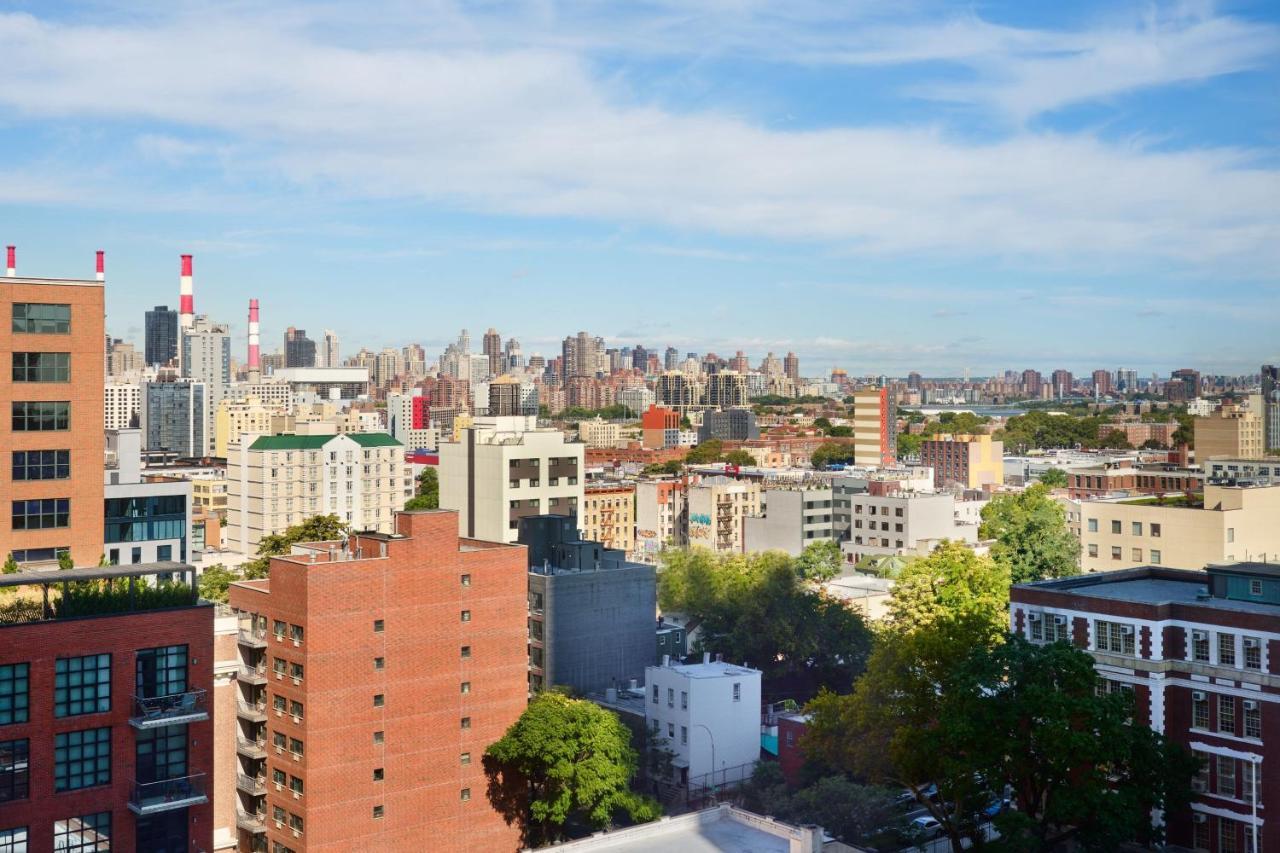 Habitación Doble con cama grande y vistas a la ciudad