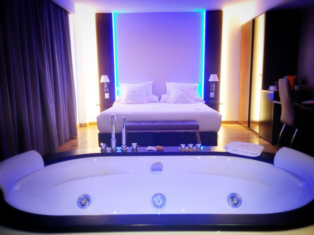 Quarto Duplo Superior com Banheira de Hidromassagem e Terraço