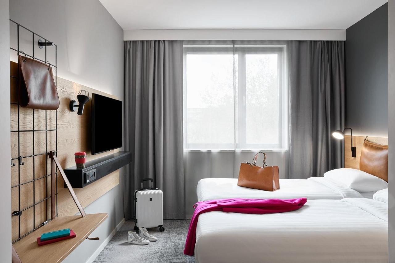 Moxy Twin Room