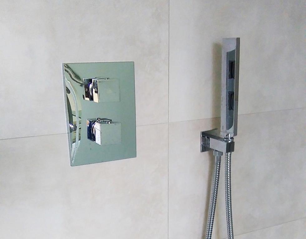 Camera Quadrupla