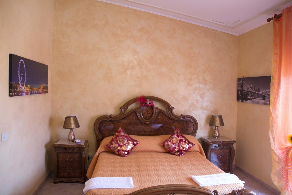 Double Room Private Bathroom