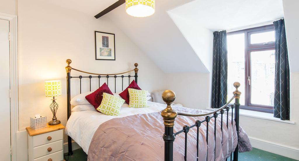 Double Room with Shared Bathroom,141218772:JPEG