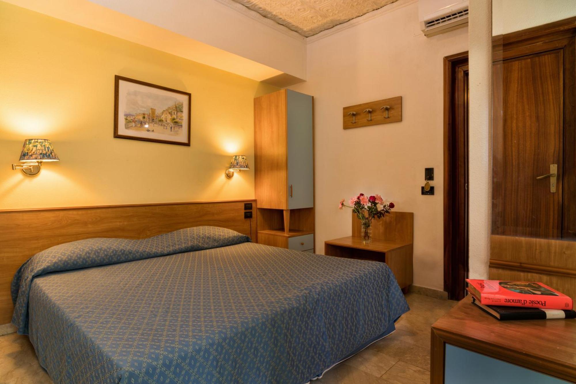 Budget Double or Twin Room,1209811093:JPEG