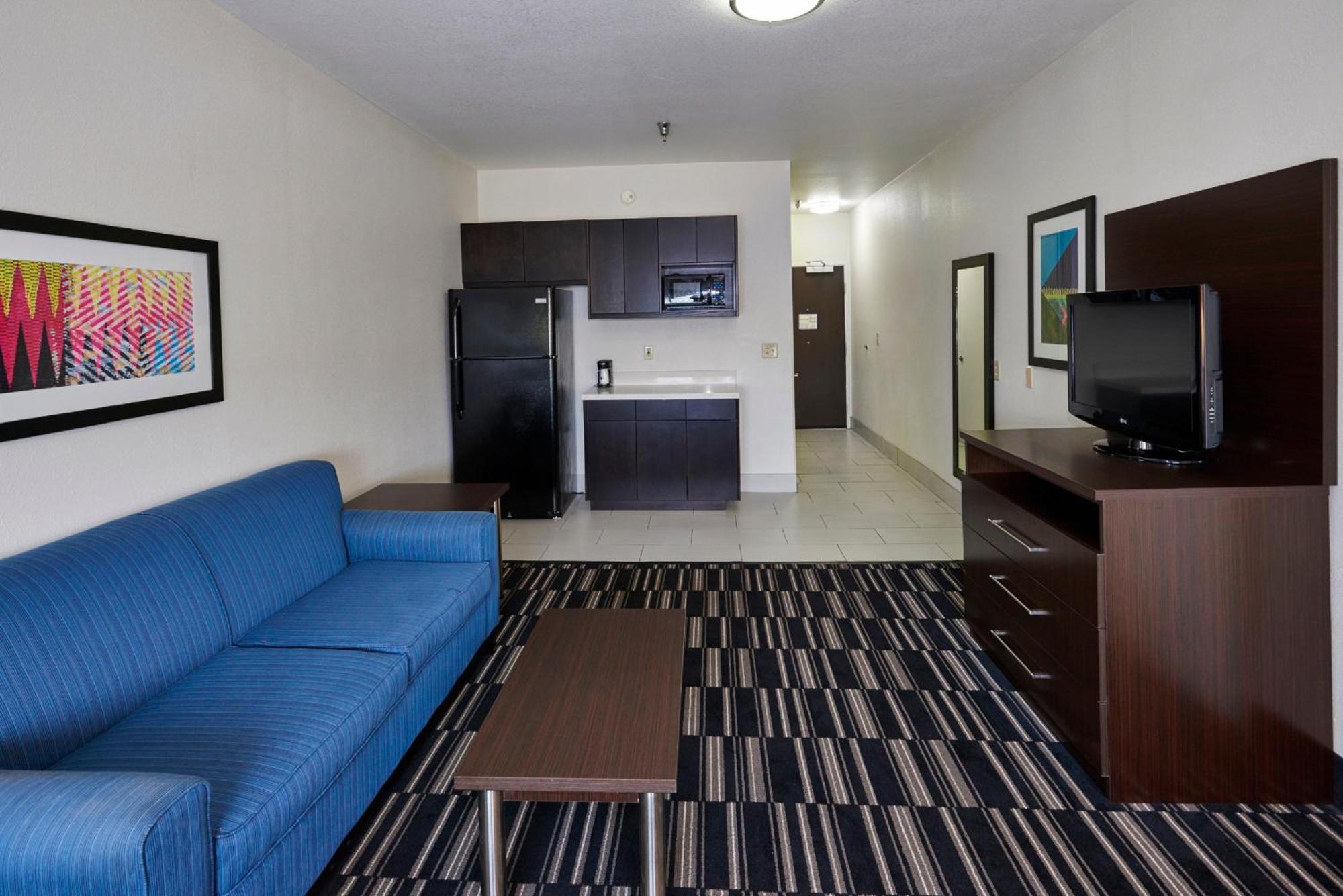 One-Bedroom Suite with Sofa Bed,1443169603:JPEG