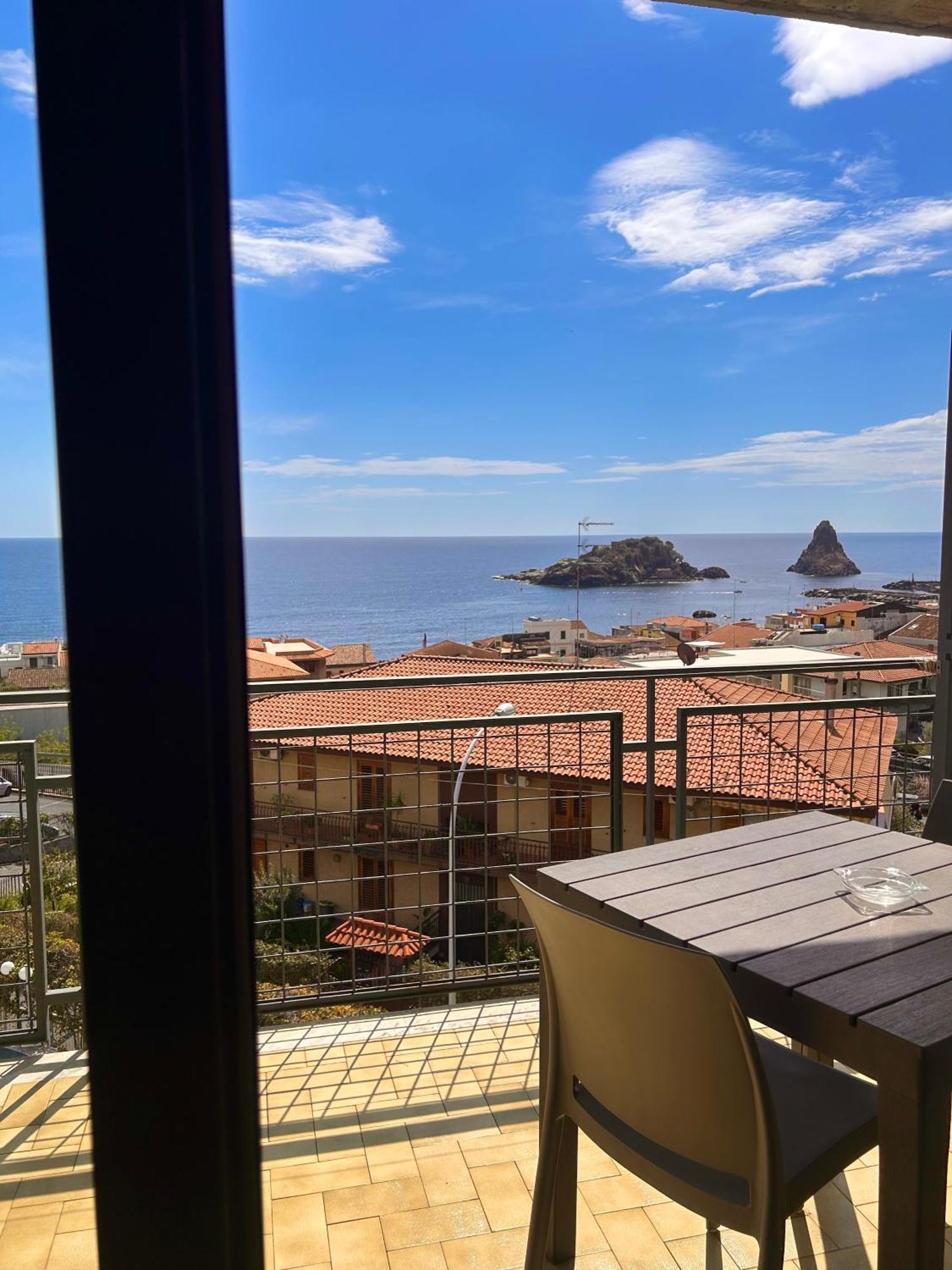 Double or Twin Room Sea View