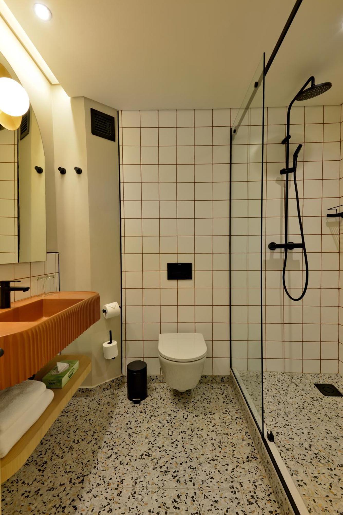 Double Room Non-Smoking,1526616811:JPEG