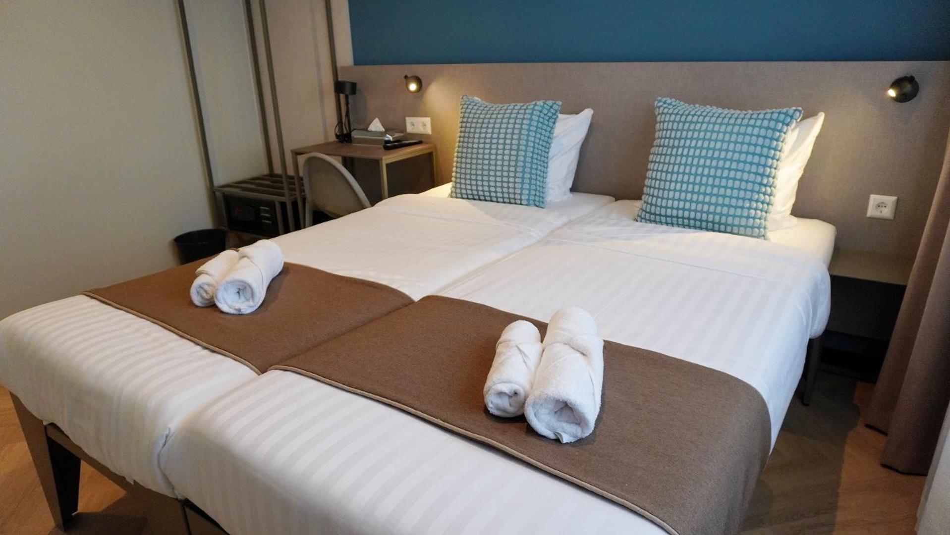 Large Twin Room,1532813806:JPEG