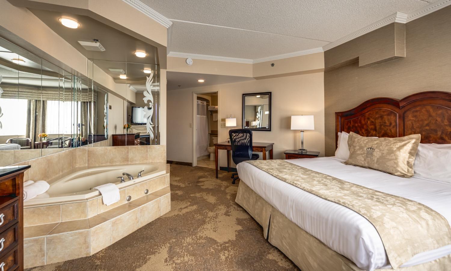 Queen Suite with Jetted Tub