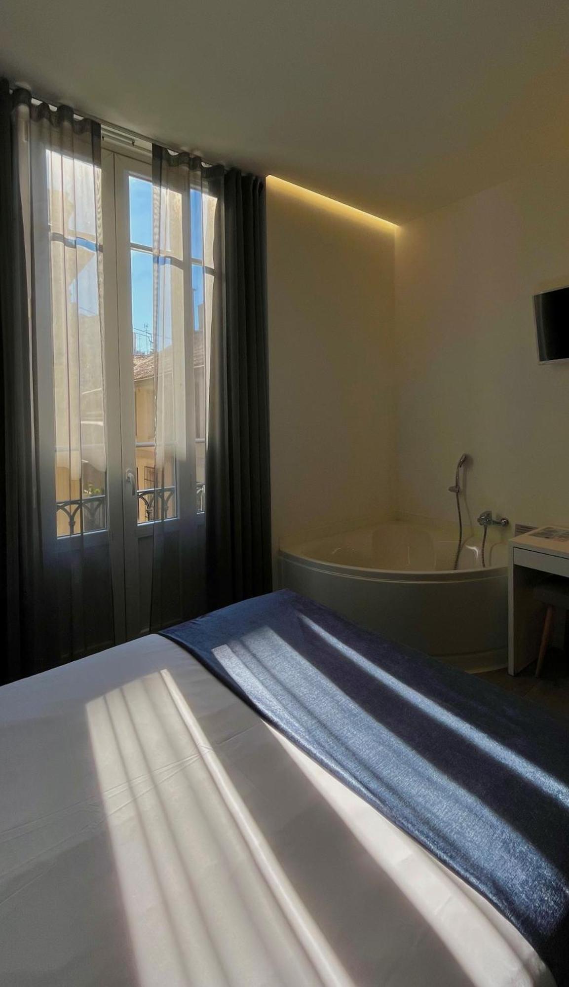 Double Room Spa Bath