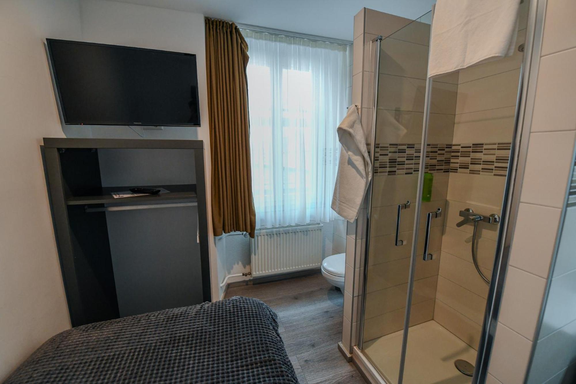 Small Single Room
