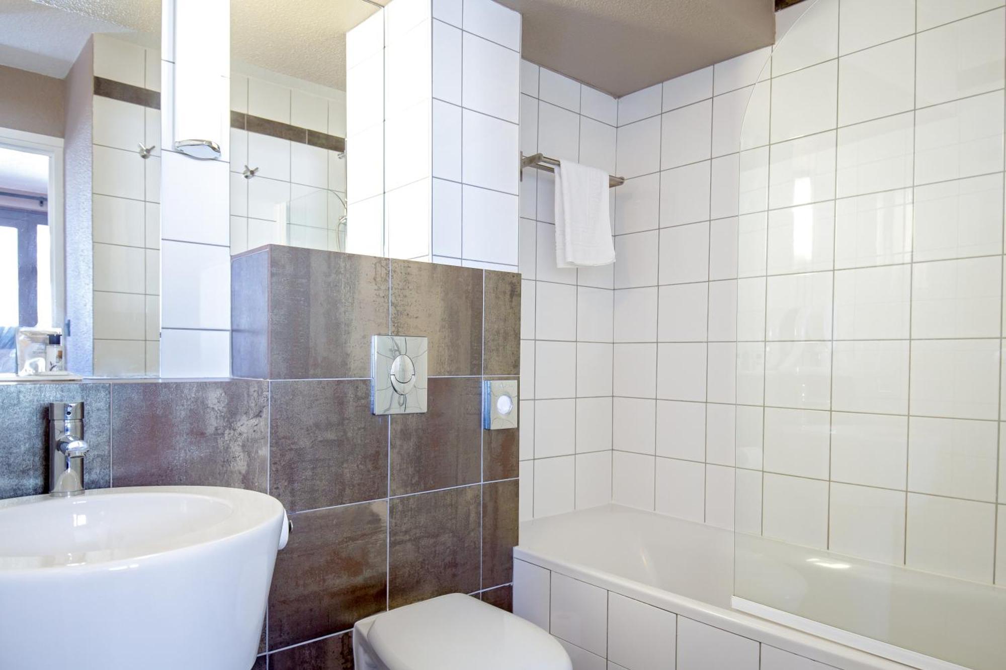 Quadruple Room (2 Adults + 2 Children)
