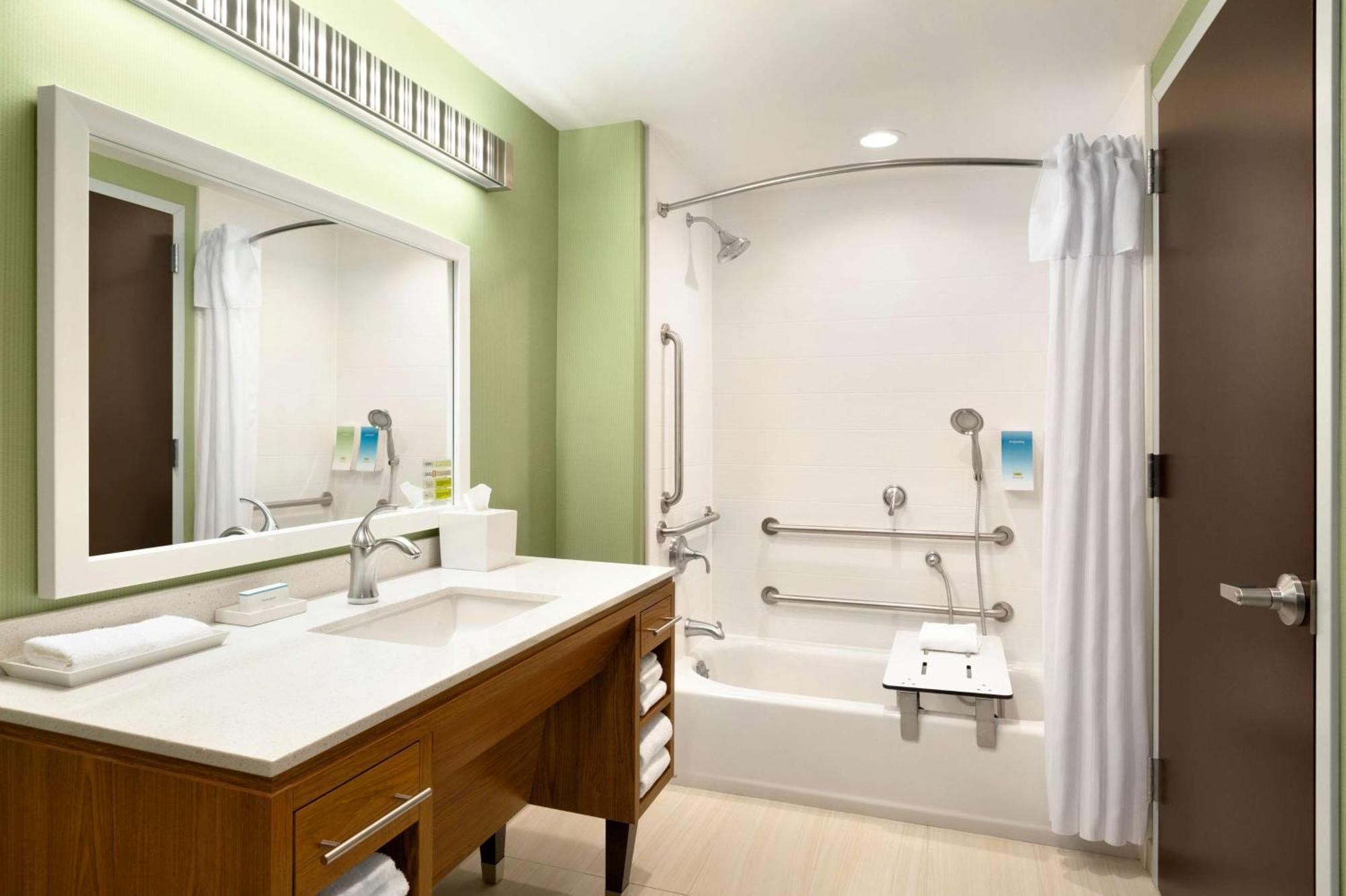 Two-Bedroom Suite - Mobility Access/Non-Smoking