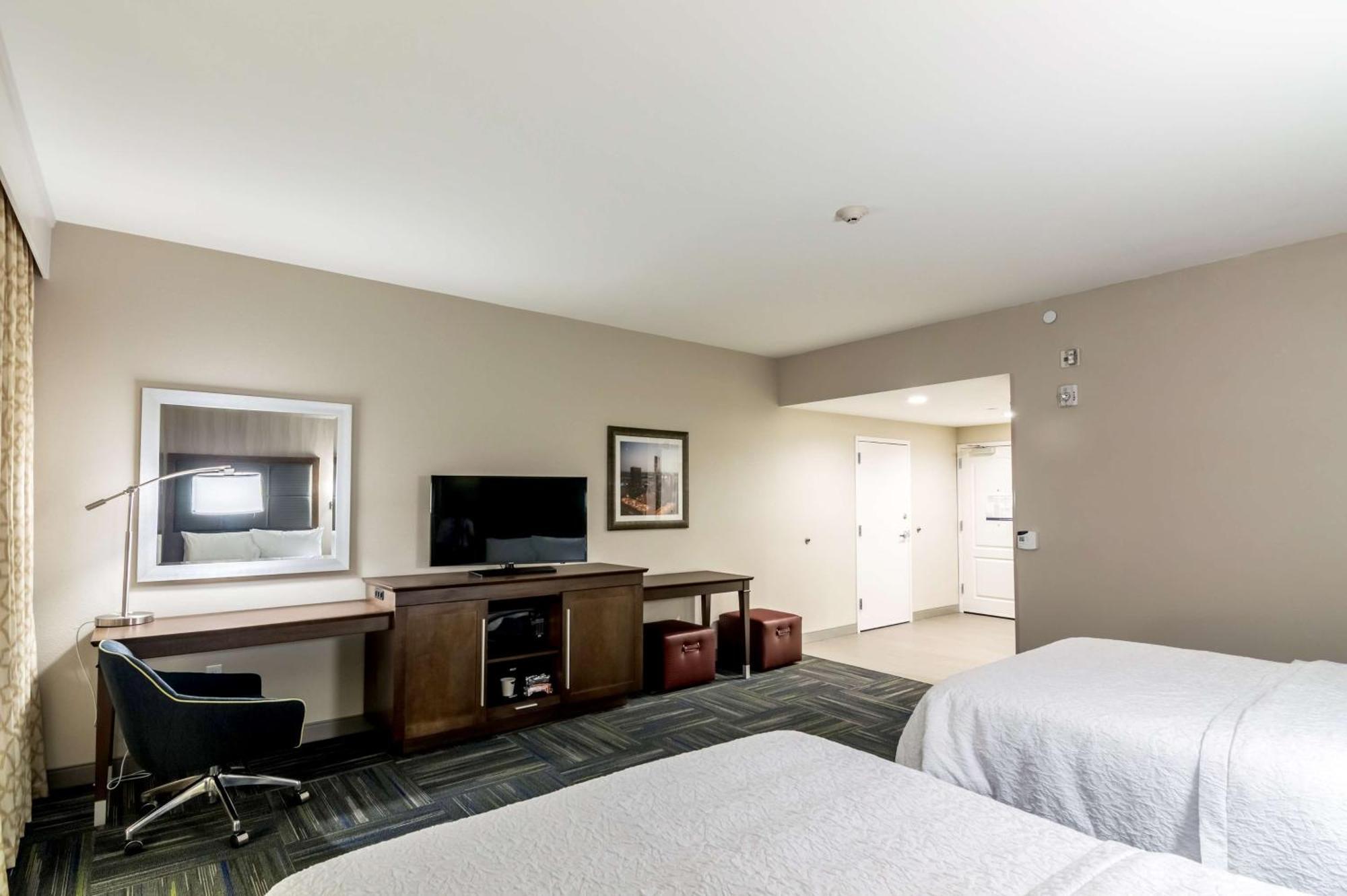 Queen Room with Two Queen Beds - Mobility Access/Non-Smoking