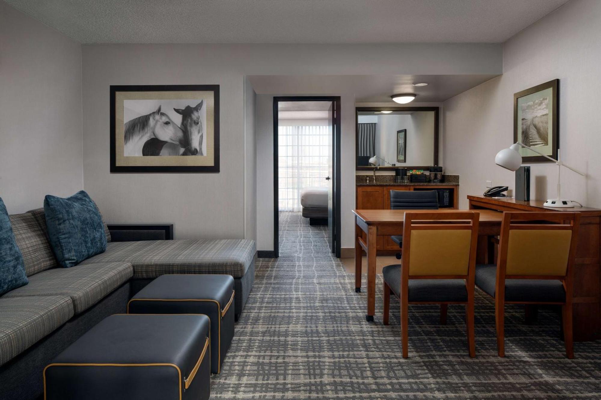 Two-Bedroom King Suite,1551977683:JPEG